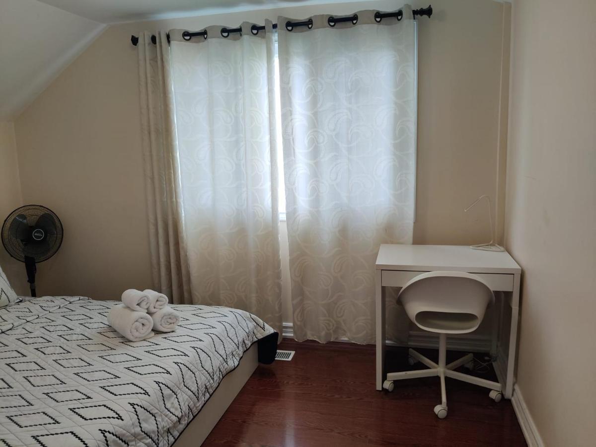 Spacious Mbr Near Kennedy Subway & Go Toronto Bagian luar foto