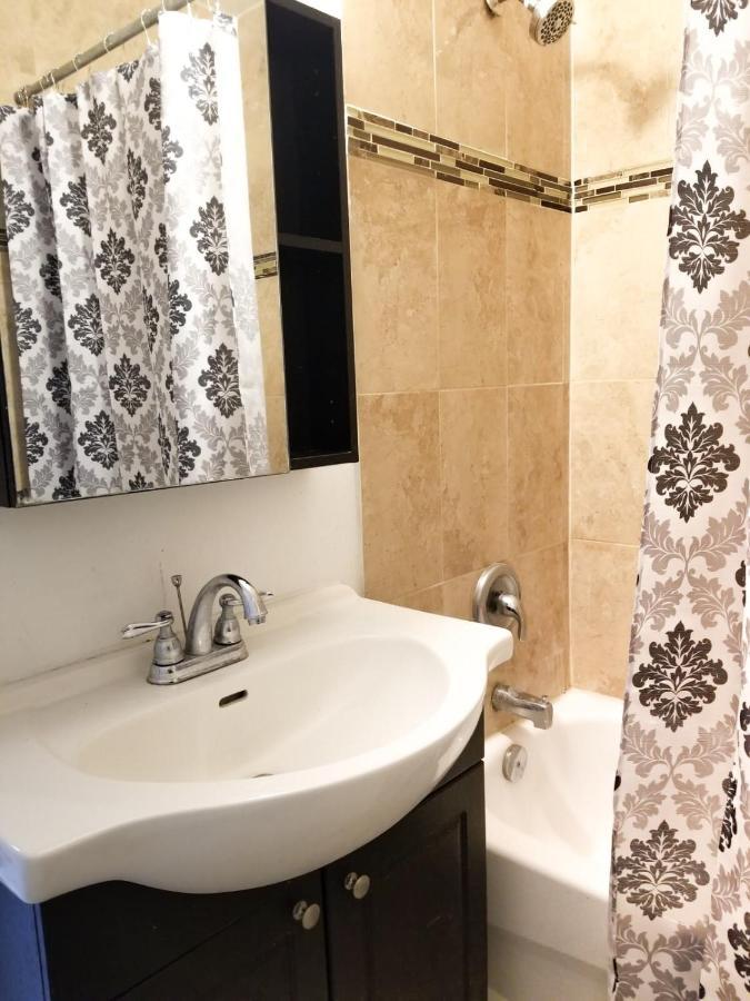 Spacious Mbr Near Kennedy Subway & Go Toronto Bagian luar foto