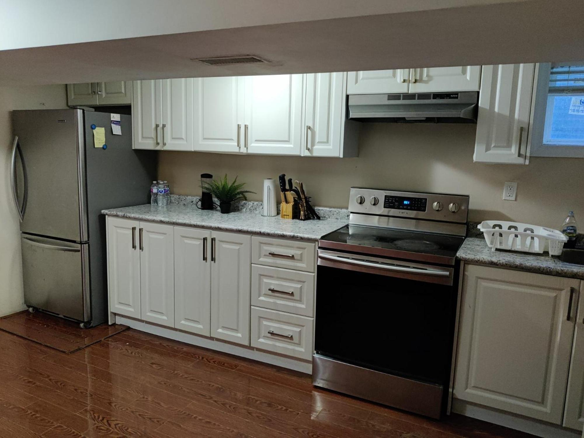 Spacious Mbr Near Kennedy Subway & Go Toronto Bagian luar foto