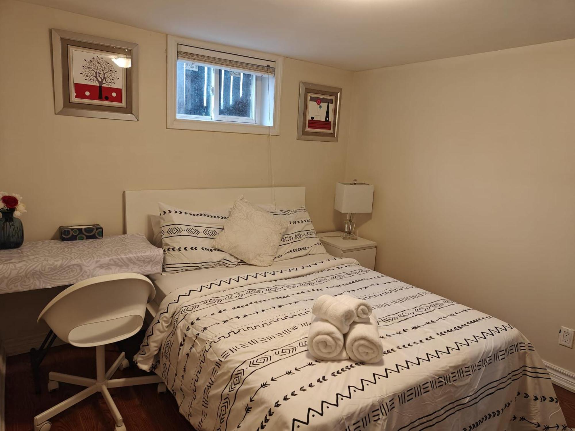 Spacious Mbr Near Kennedy Subway & Go Toronto Bagian luar foto