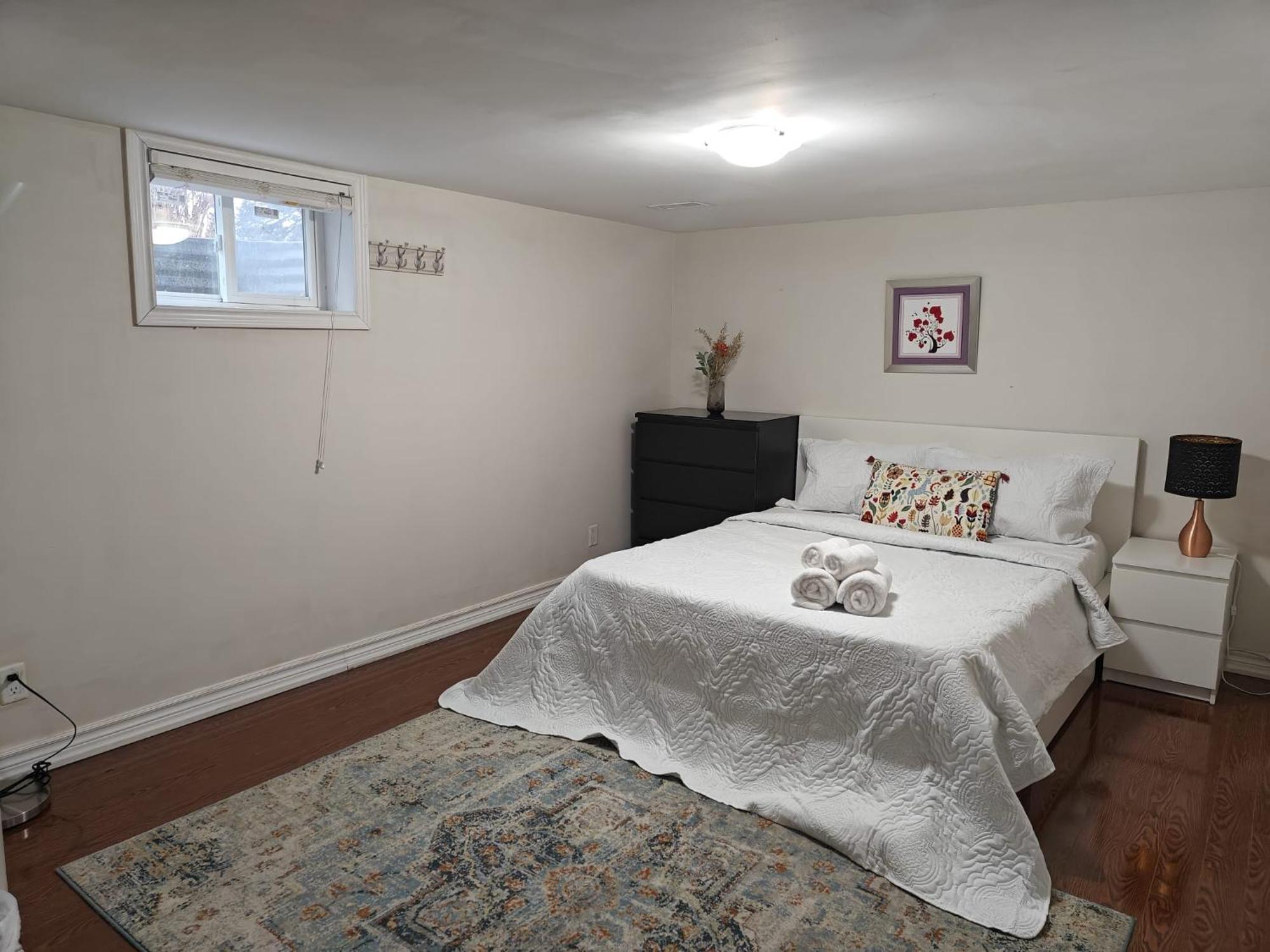 Spacious Mbr Near Kennedy Subway & Go Toronto Bagian luar foto