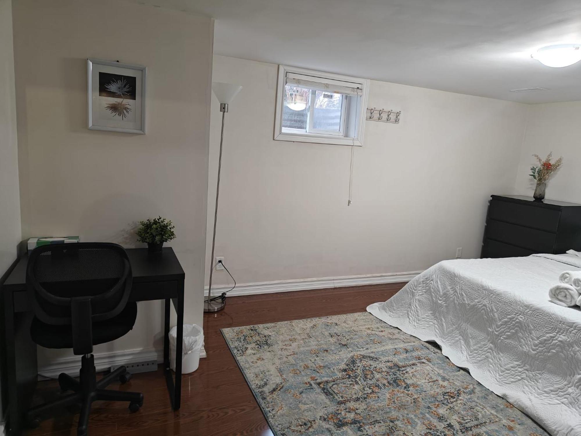 Spacious Mbr Near Kennedy Subway & Go Toronto Bagian luar foto