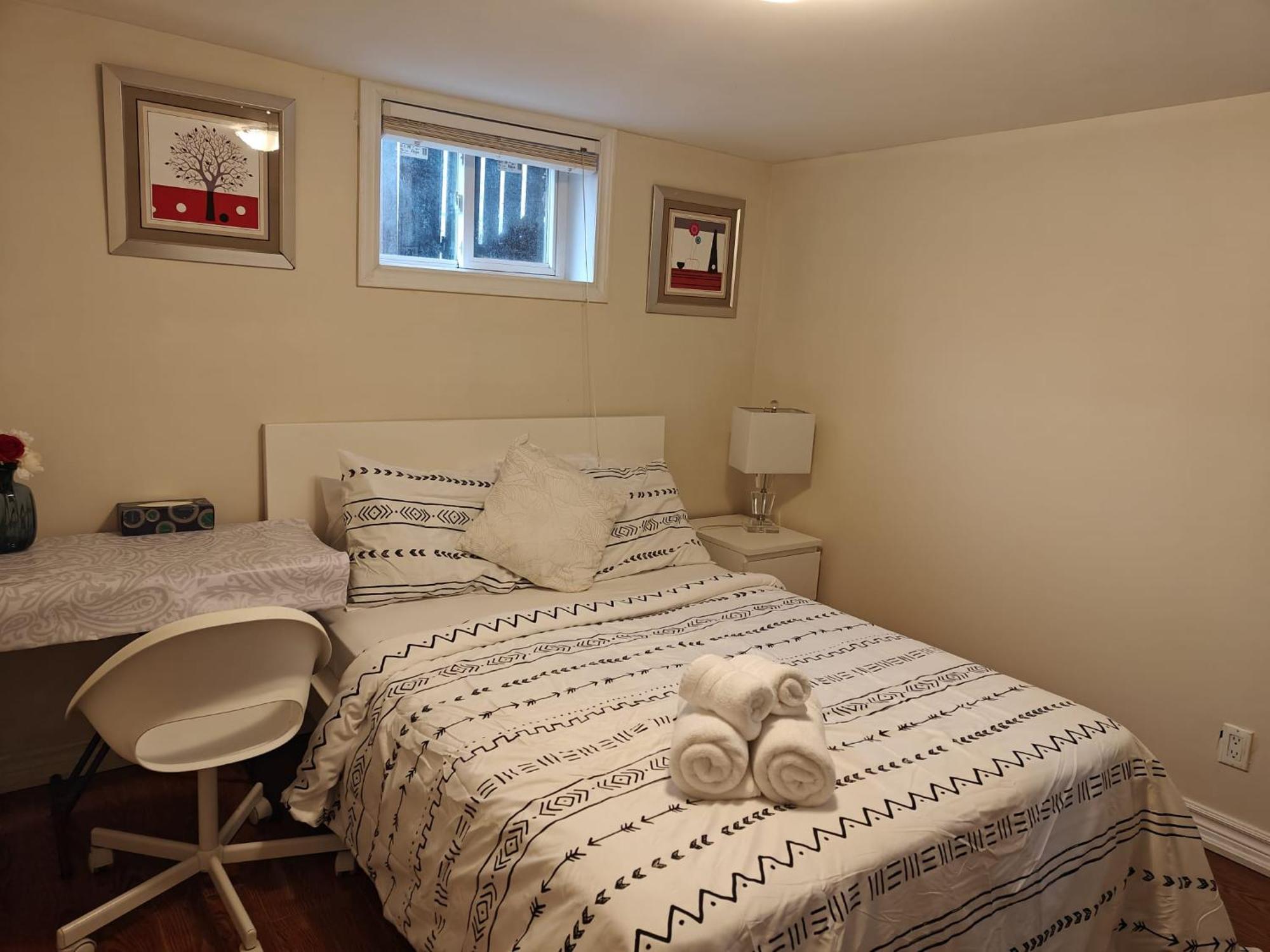 Spacious Mbr Near Kennedy Subway & Go Toronto Bagian luar foto