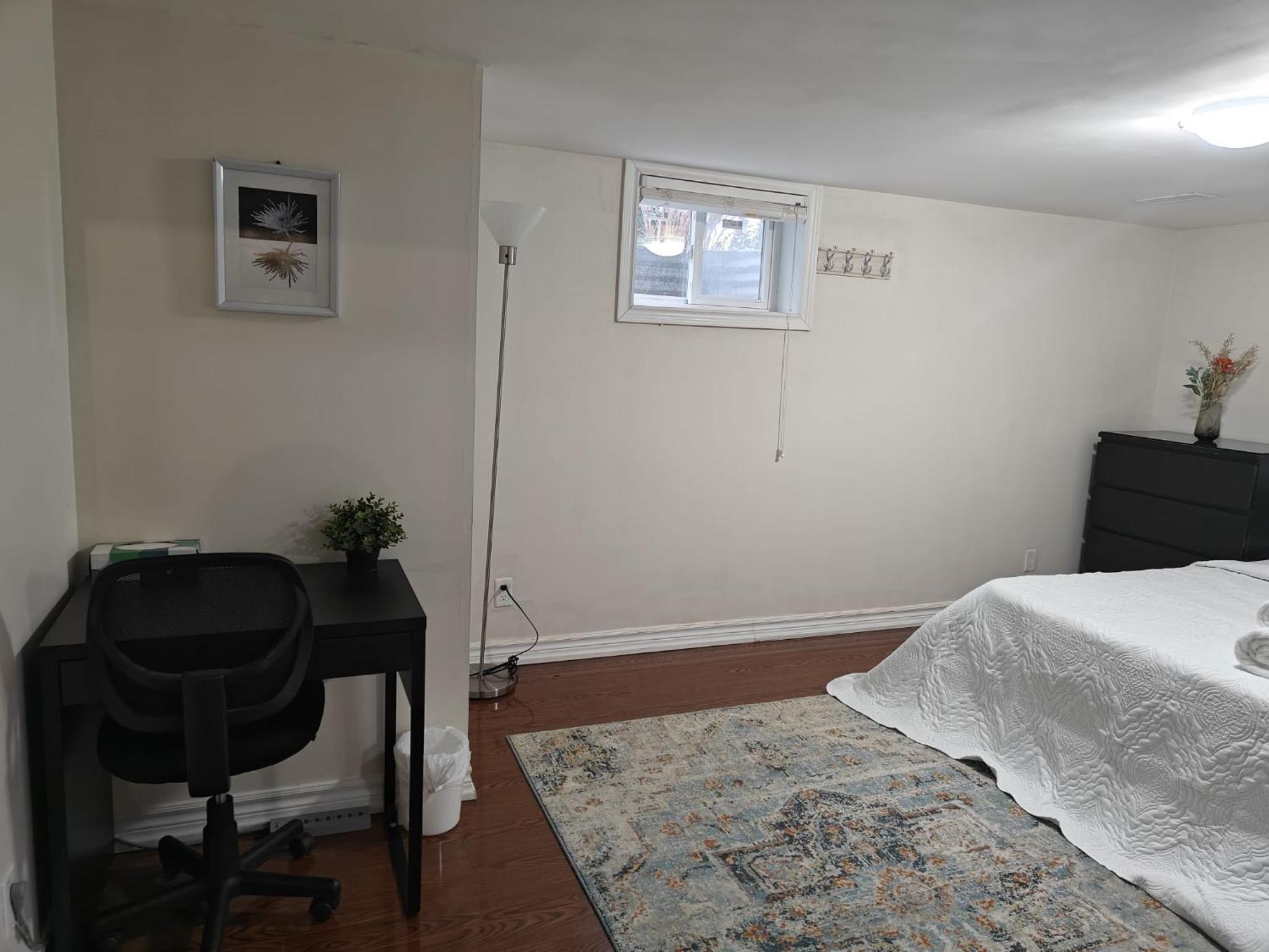Spacious Mbr Near Kennedy Subway & Go Toronto Bagian luar foto