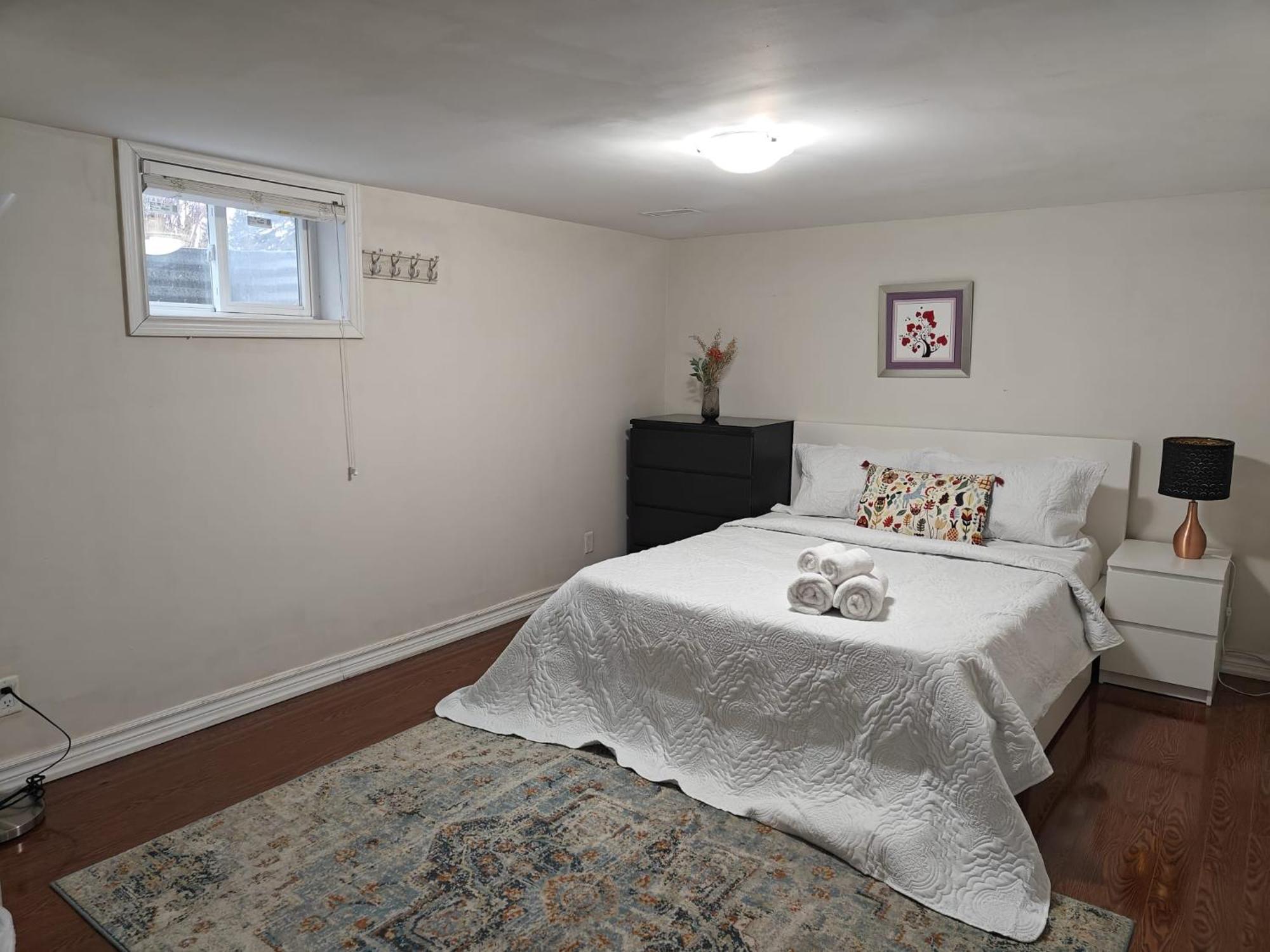 Spacious Mbr Near Kennedy Subway & Go Toronto Bagian luar foto