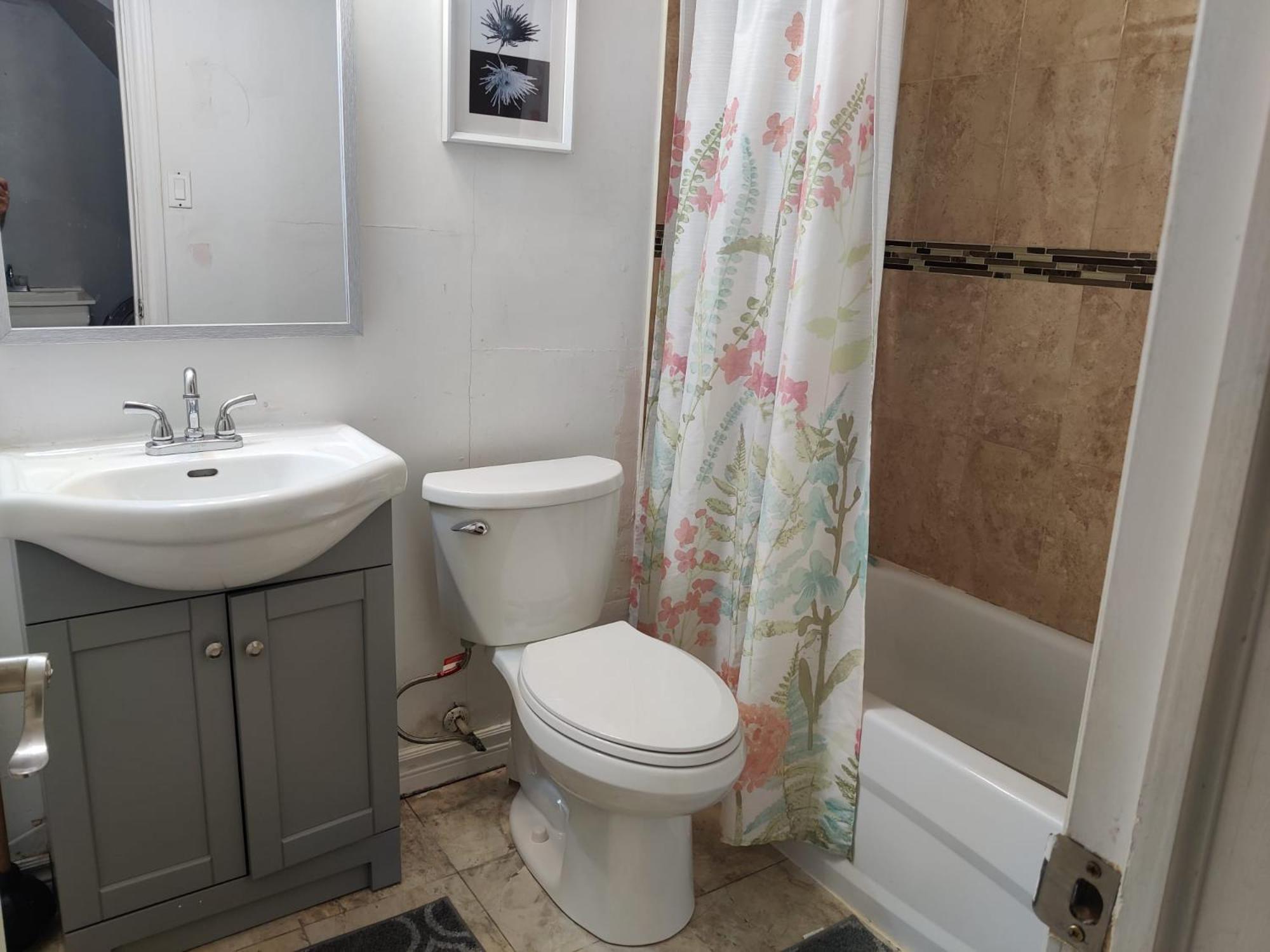 Spacious Mbr Near Kennedy Subway & Go Toronto Bagian luar foto