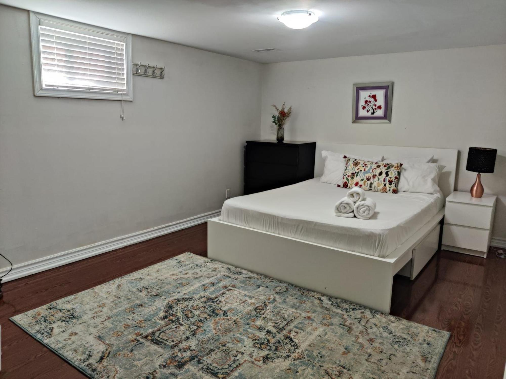 Spacious Mbr Near Kennedy Subway & Go Toronto Bagian luar foto