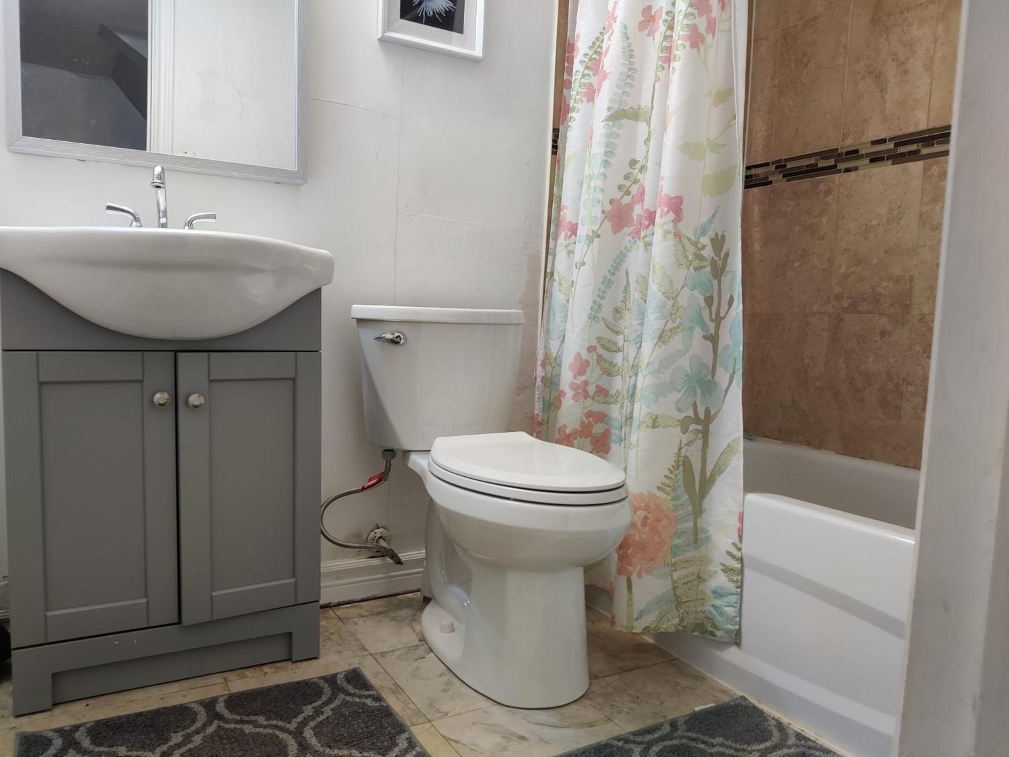 Spacious Mbr Near Kennedy Subway & Go Toronto Bagian luar foto