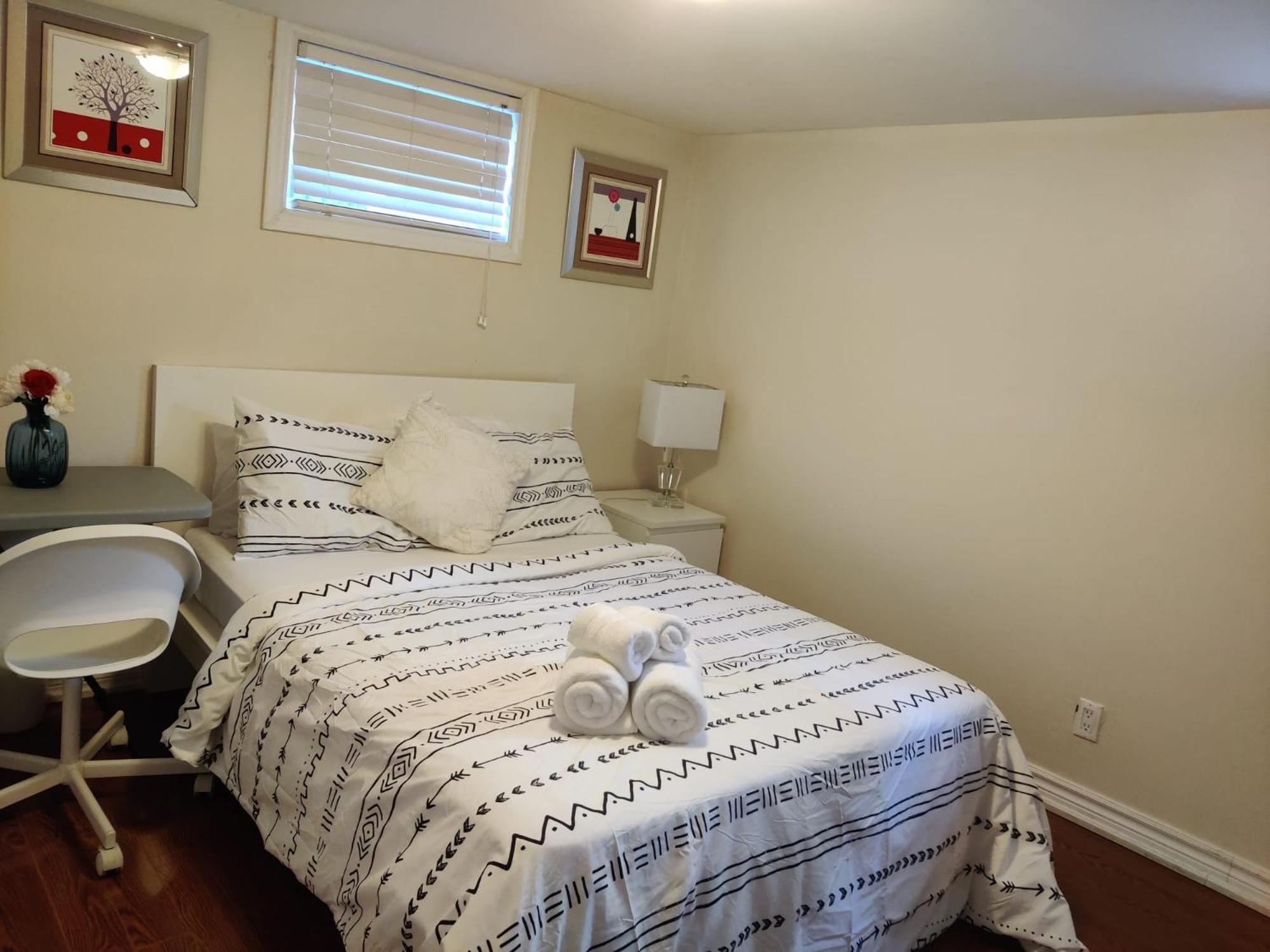 Spacious Mbr Near Kennedy Subway & Go Toronto Bagian luar foto
