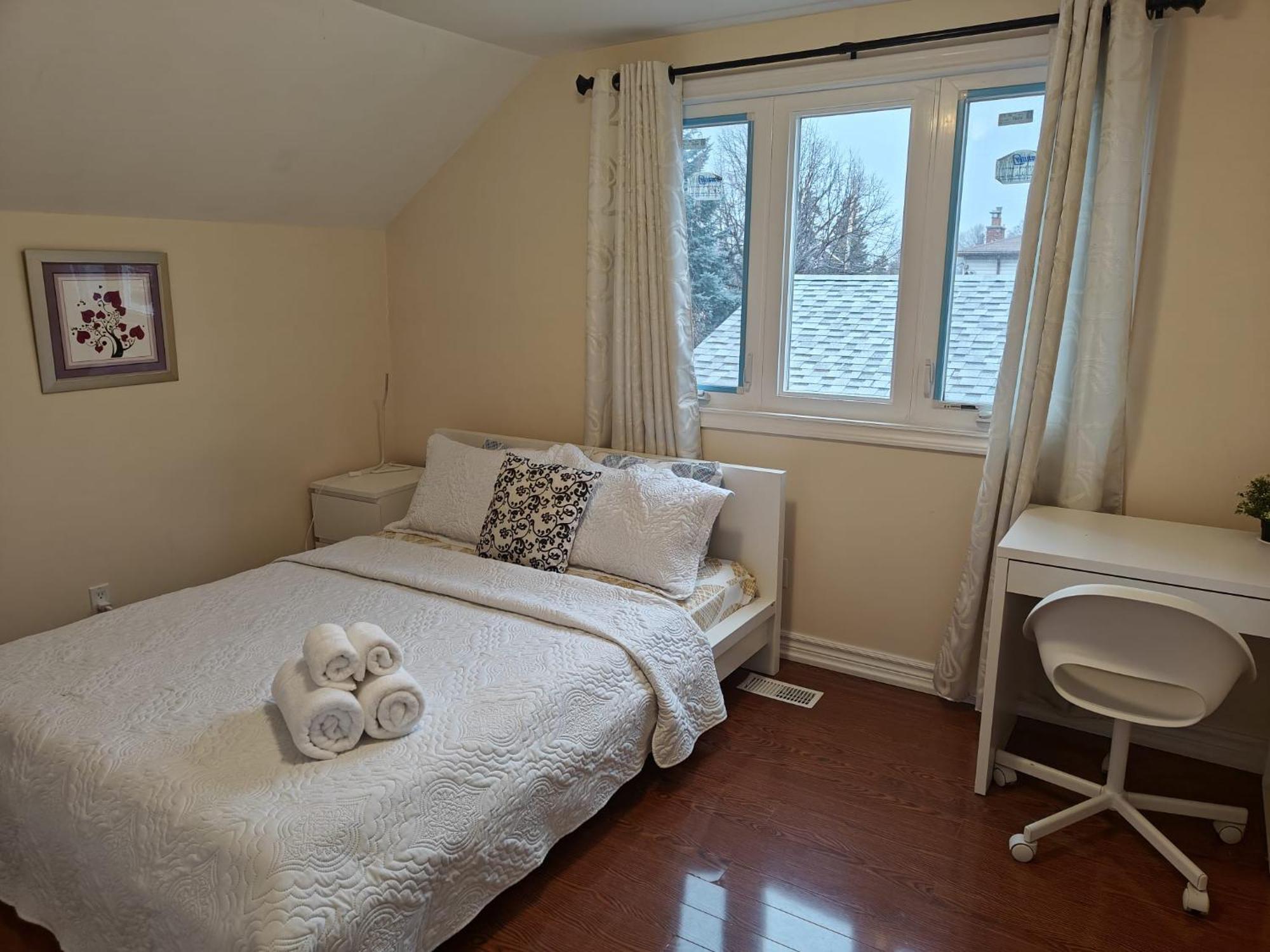 Spacious Mbr Near Kennedy Subway & Go Toronto Bagian luar foto