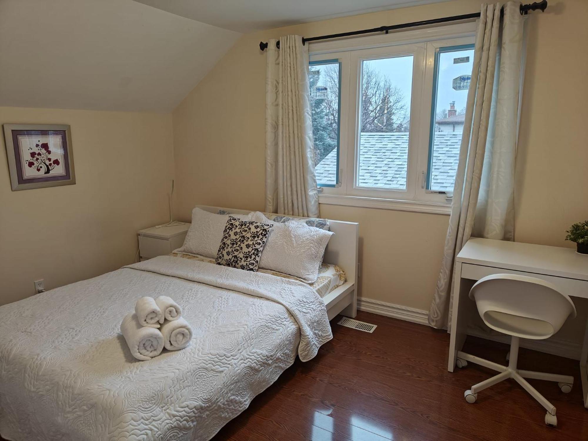 Spacious Mbr Near Kennedy Subway & Go Toronto Bagian luar foto