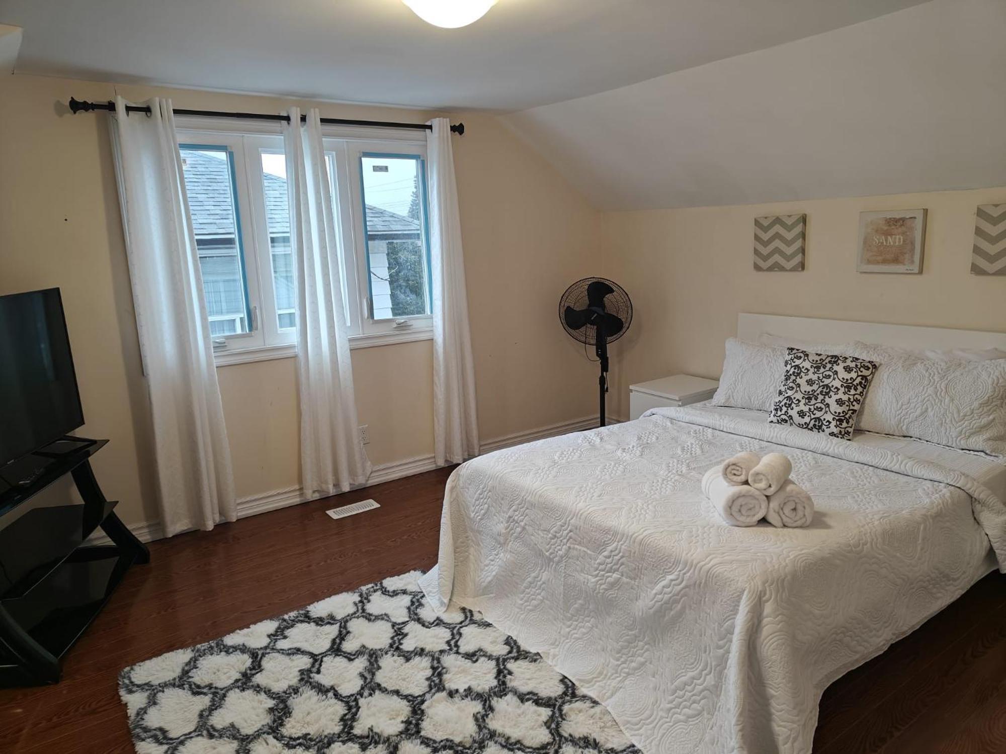 Spacious Mbr Near Kennedy Subway & Go Toronto Bagian luar foto