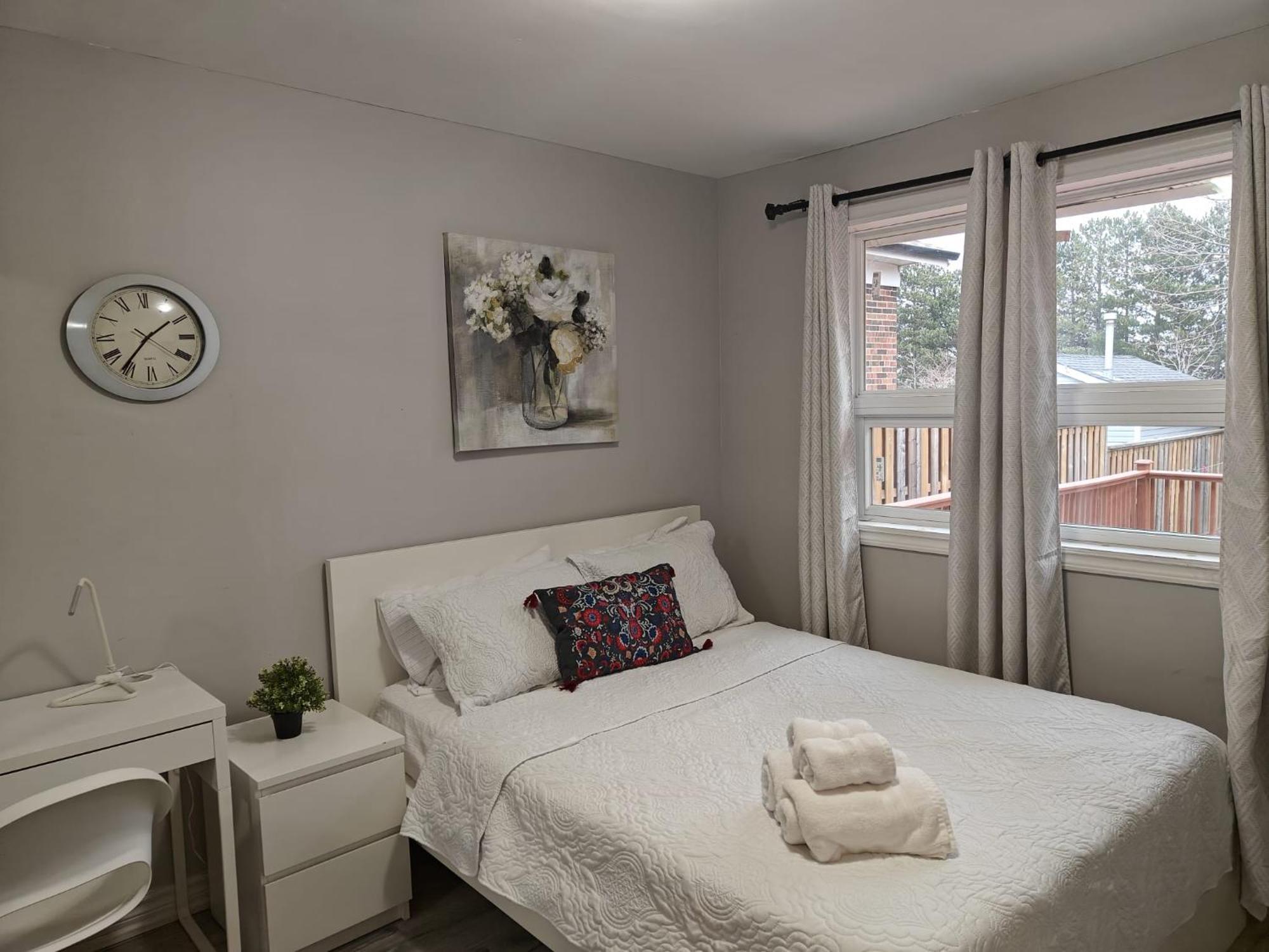 Spacious Mbr Near Kennedy Subway & Go Toronto Bagian luar foto