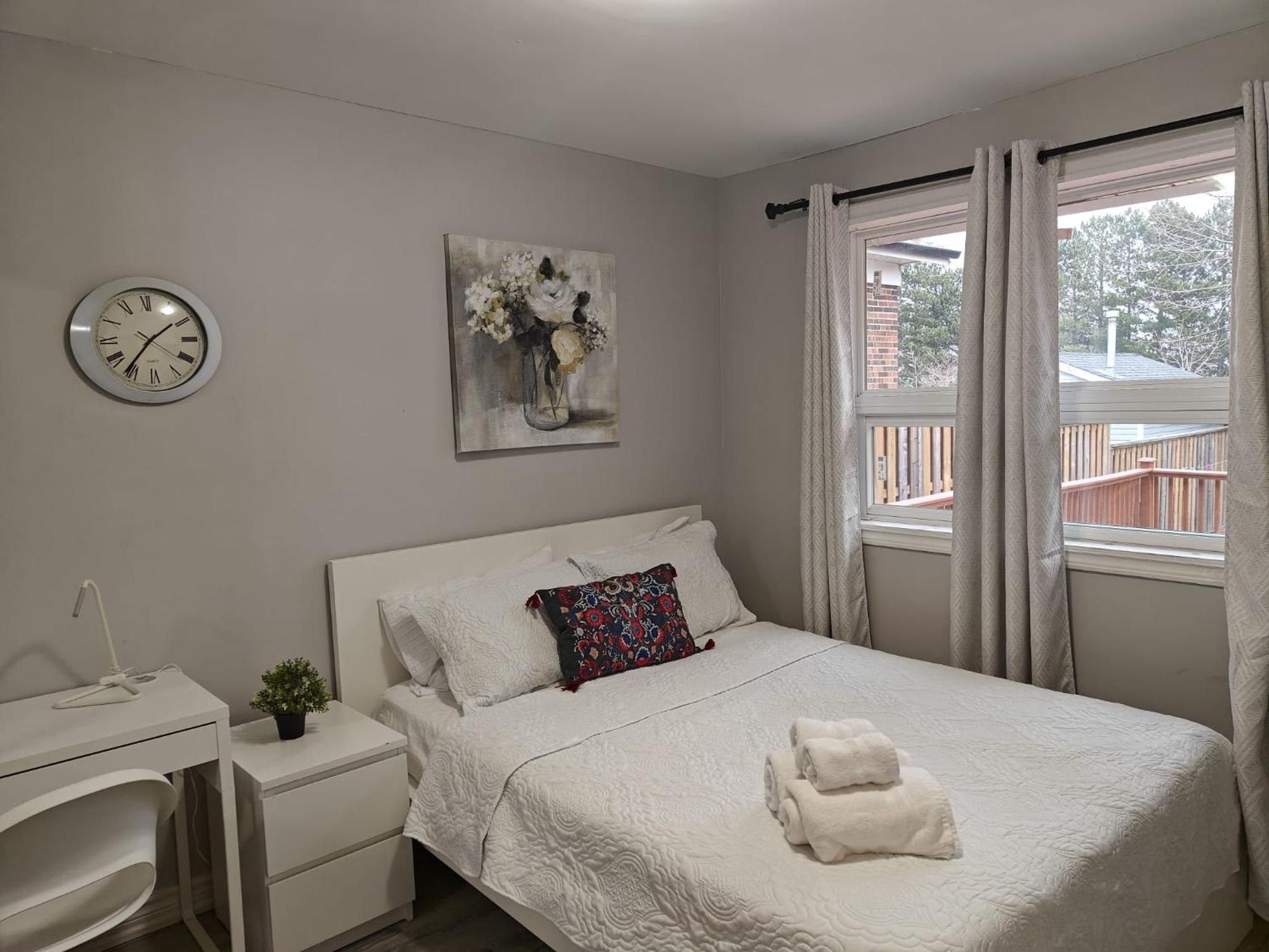 Spacious Mbr Near Kennedy Subway & Go Toronto Bagian luar foto