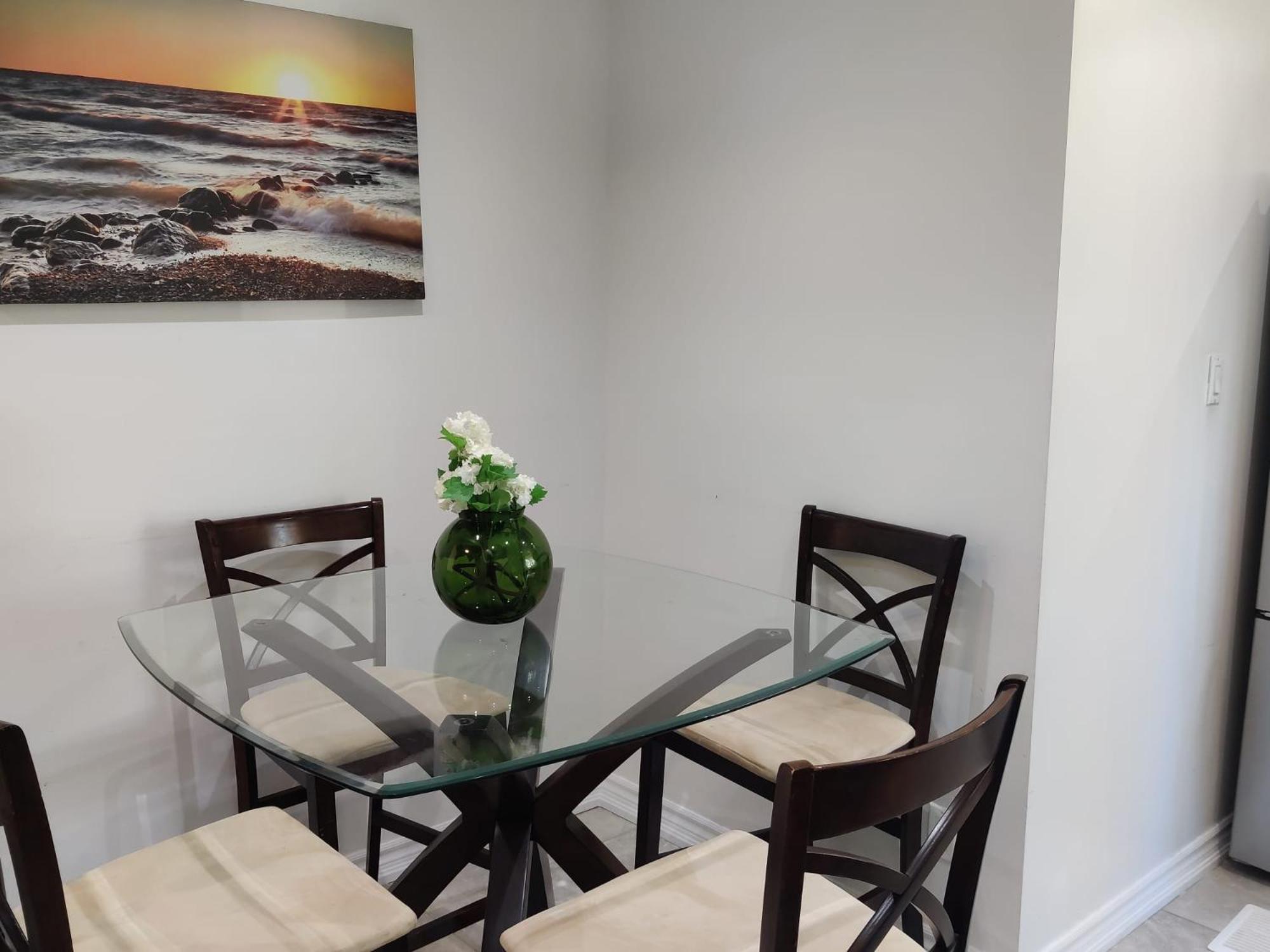 Spacious Mbr Near Kennedy Subway & Go Toronto Bagian luar foto