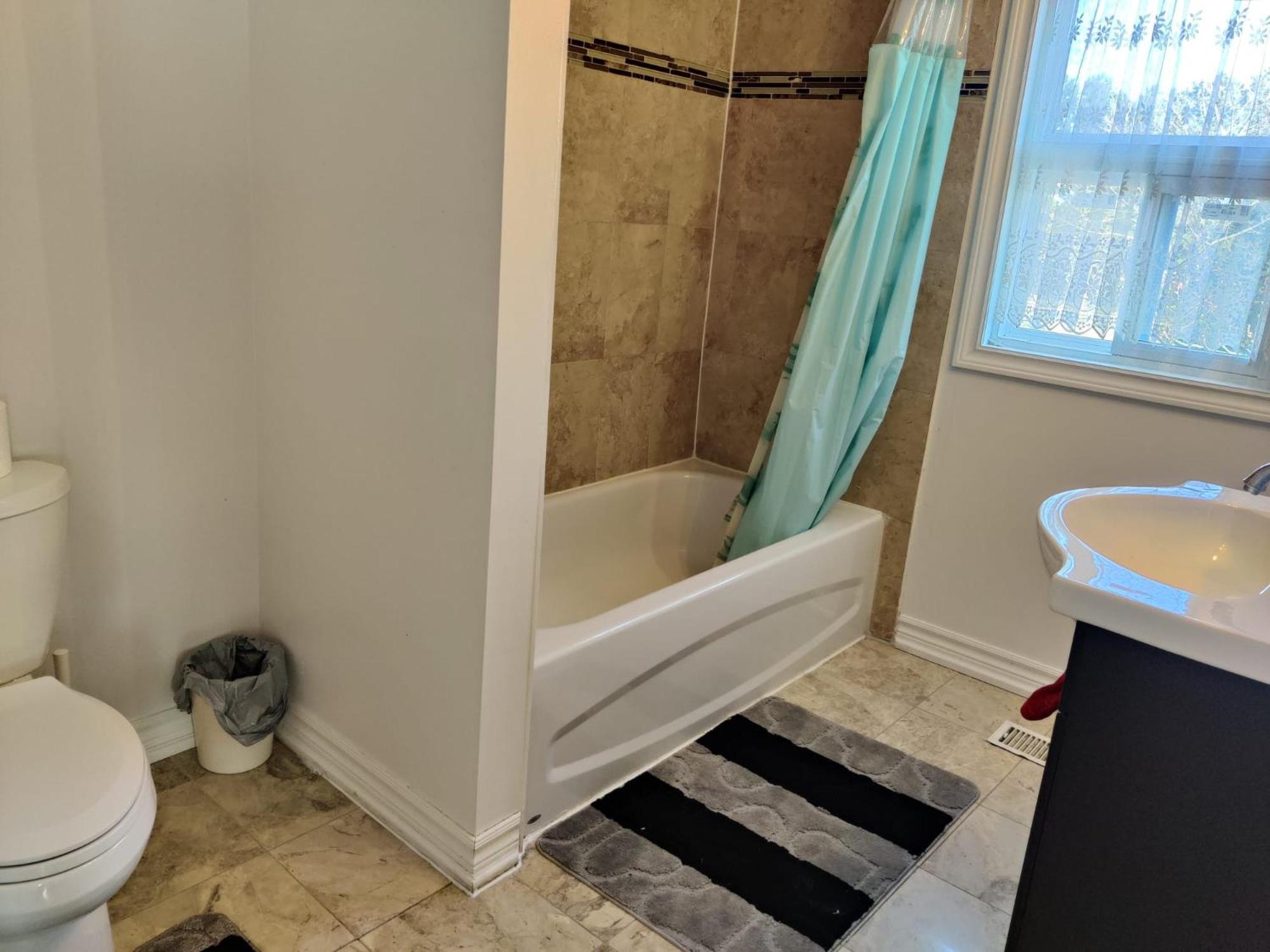 Spacious Mbr Near Kennedy Subway & Go Toronto Bagian luar foto