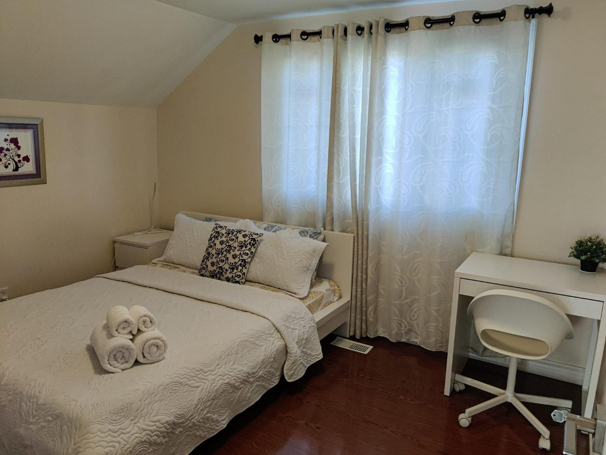 Spacious Mbr Near Kennedy Subway & Go Toronto Bagian luar foto