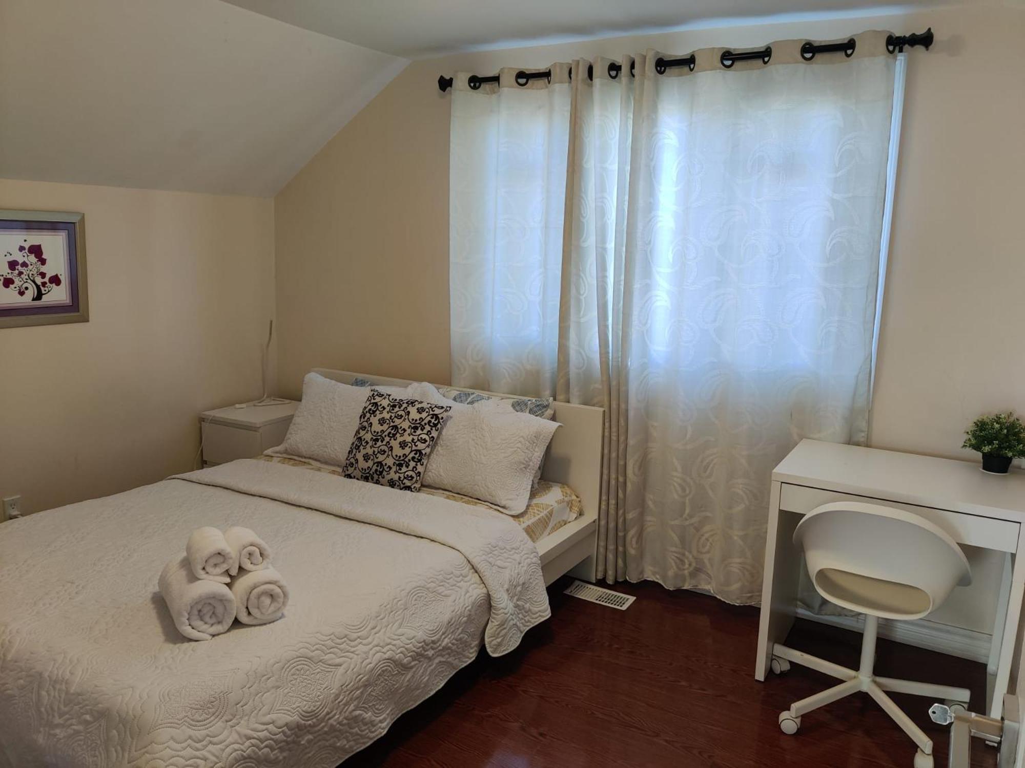 Spacious Mbr Near Kennedy Subway & Go Toronto Bagian luar foto