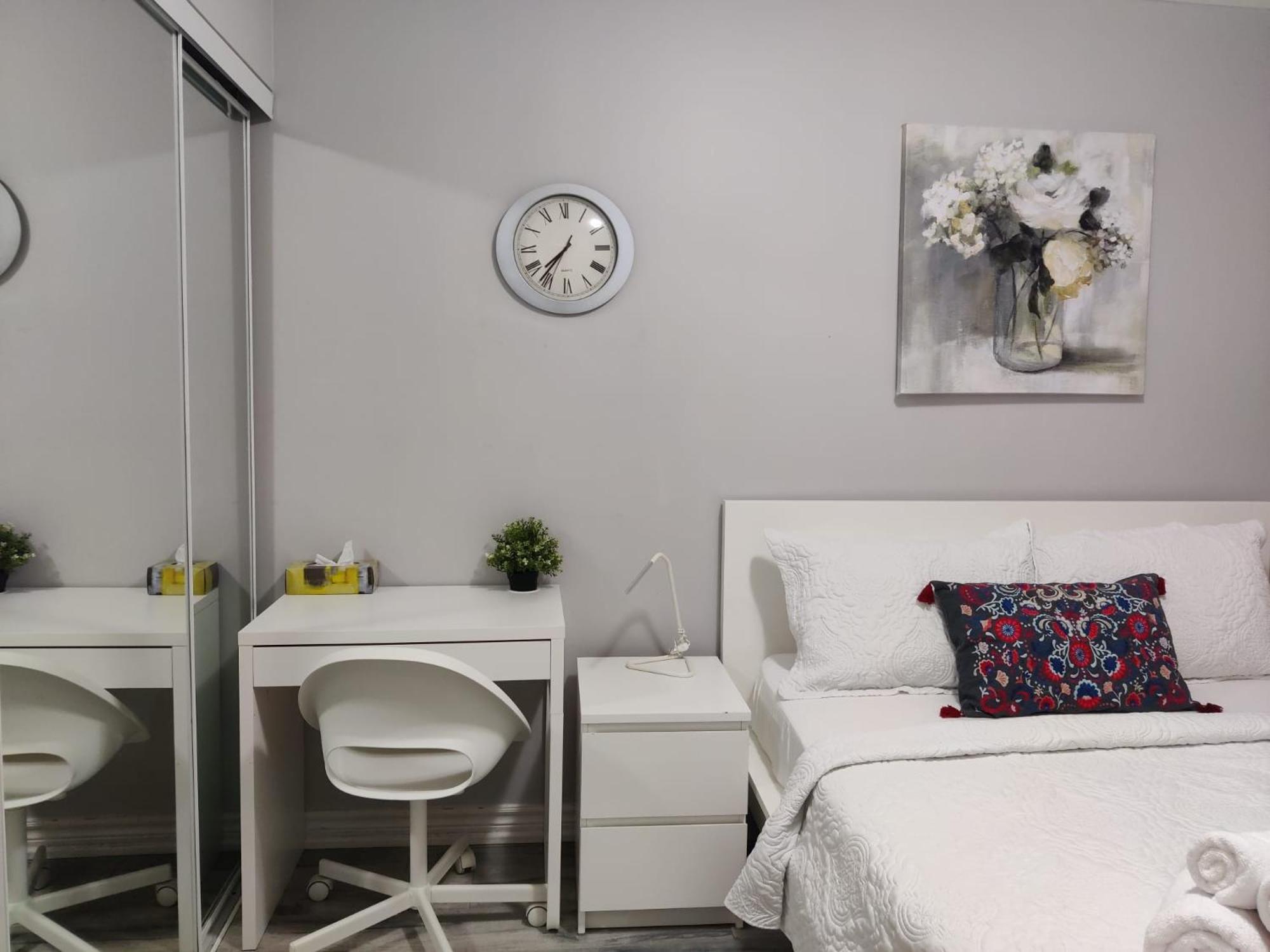 Spacious Mbr Near Kennedy Subway & Go Toronto Bagian luar foto