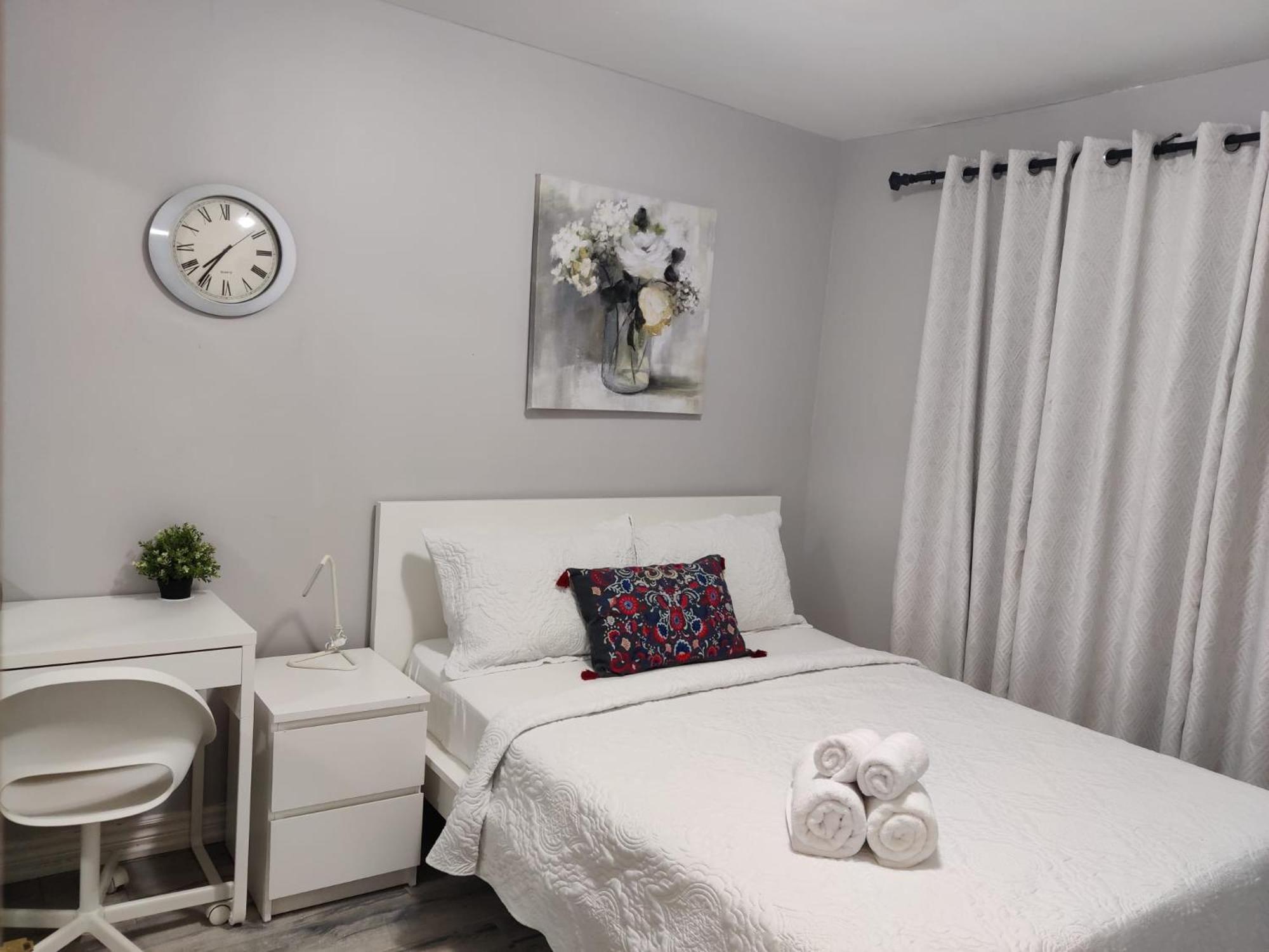 Spacious Mbr Near Kennedy Subway & Go Toronto Bagian luar foto