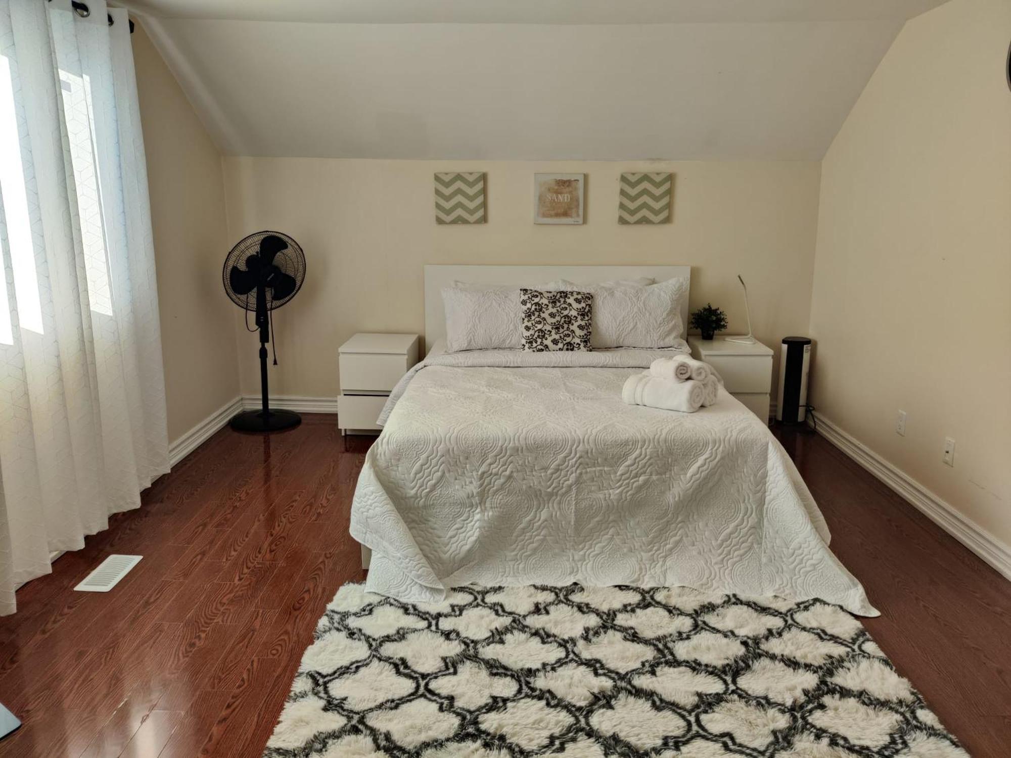 Spacious Mbr Near Kennedy Subway & Go Toronto Bagian luar foto